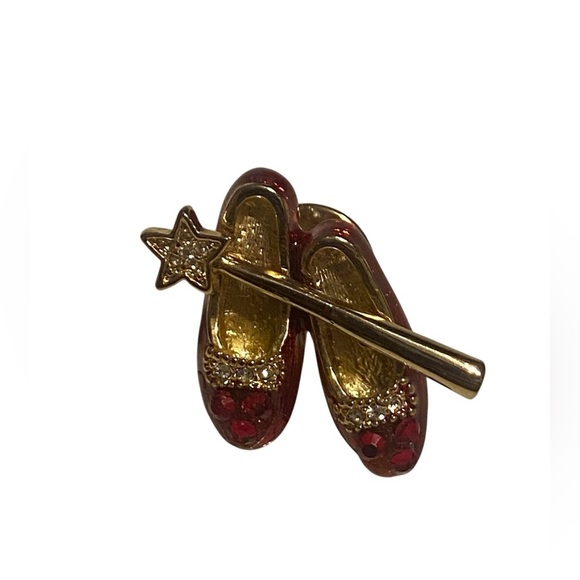 NEW LISTING 👀 Ruby Red Slippers With Rhinestone Wand Wizard of Oz Lapel Pin - Picture 1 of 5